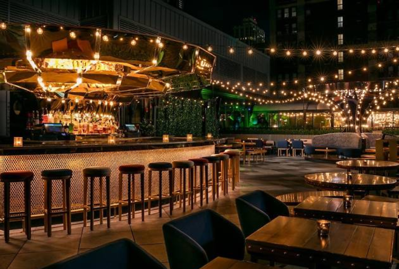 Magic Hour Rooftop Bar & Lounge at Moxy Times Square | Bars in Midtown  West, New York