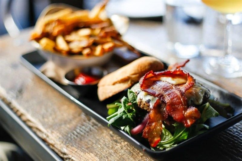 8 Amazing American Restaurants In Cairo