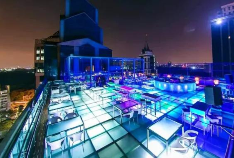 11 Pubs Offering Ladies Night In Bangalore