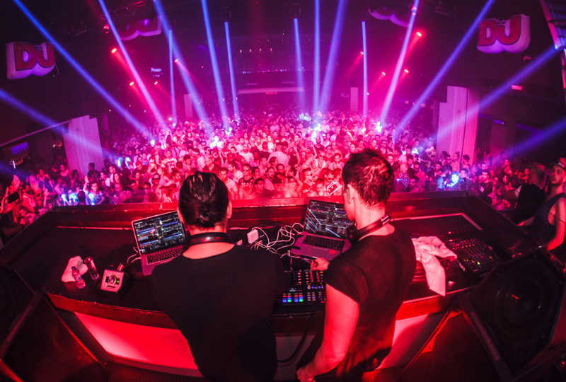 8 Gents Night in Dubai for You and Your Bro's